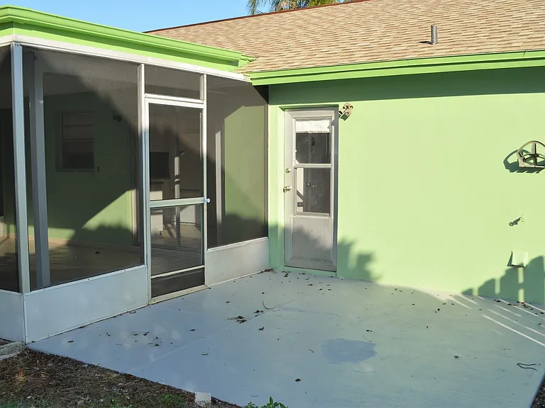 7442 Como Dr — Photo 22