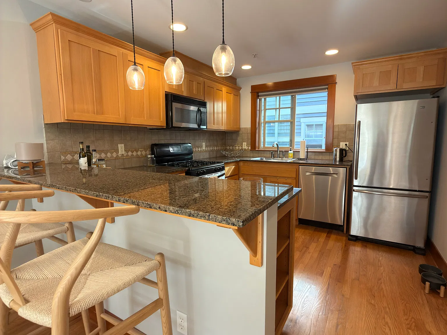 2 bed, 1.5 bath, 1100 sqft, $3,150 — Photo 3