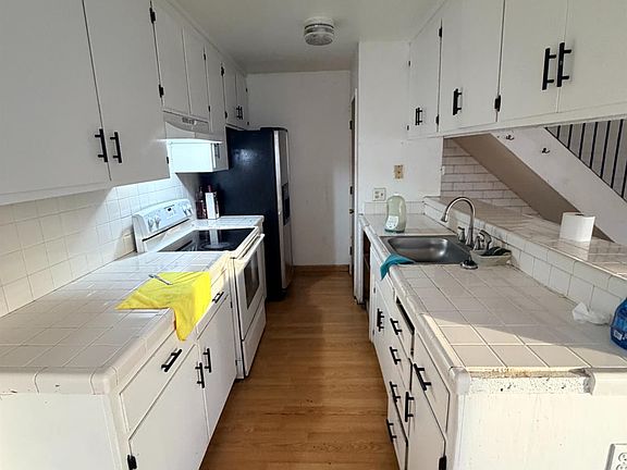5th image of 1410 Occidental Ave Unit 2