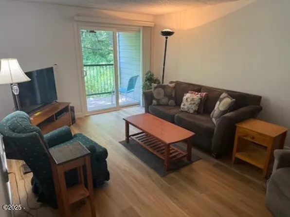 12622 NW Barnes Rd APT 2, Portland, OR 97229