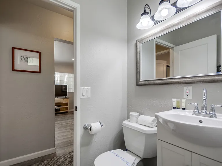 824 Island Ct #1 — Photo 38