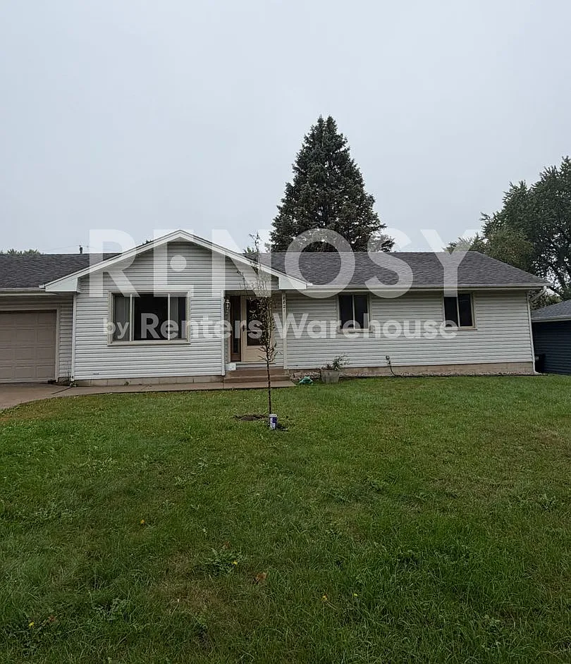 Available October 1st 4 Bedroom 2 Bath Single Family Home in New Hope — Photo 1