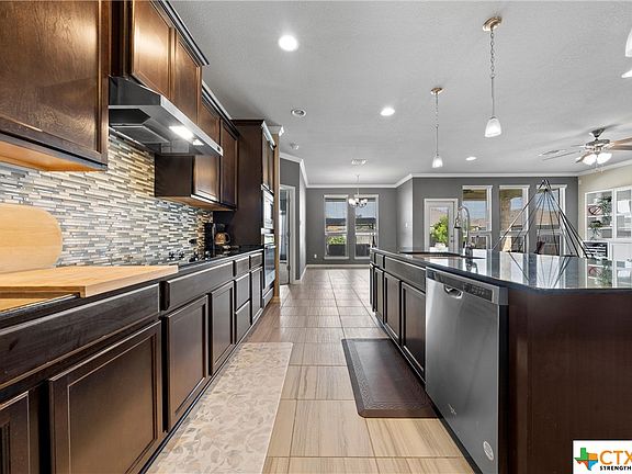 5th image of 332 Stonehouse Ln