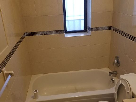 5th image of 1273 Pacific St APT 3B