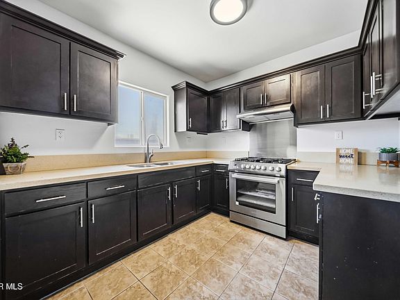 5th image of 1319 E 75th St