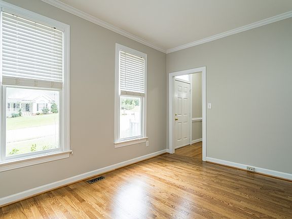 4th image of 911 Birkdale Dr