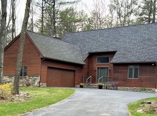 41 Pine Ridge Dr, Morrisonville, NY 12962