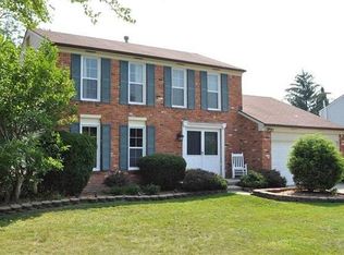 21964 Clover Ln, Novi, MI 48375