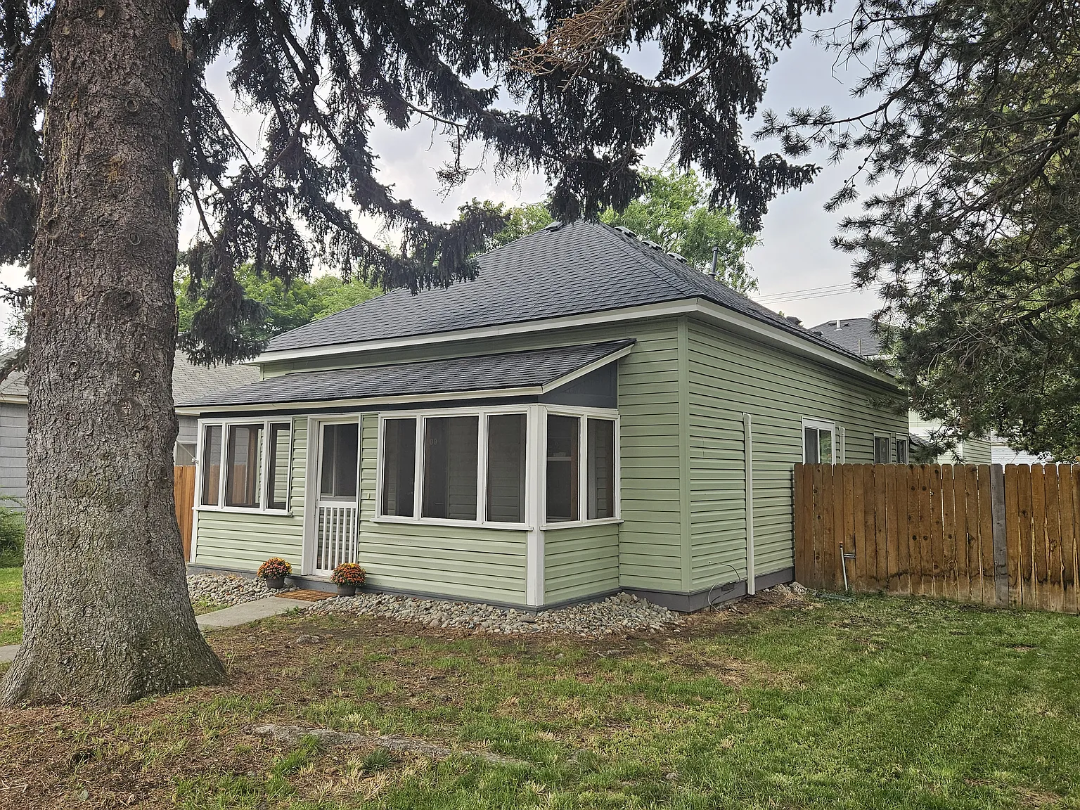 2 bed, 1179 sqft, $1,696 — Photo 3