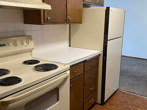4th image of 401 30th Ave N APT 15