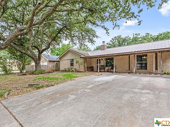 3rd image of 1605 Shady Ln