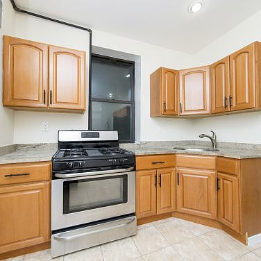 1st image of 61 E 3rd St APT 6