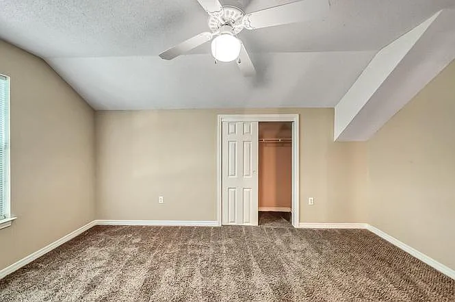 301 Ashley Dr — Photo 6