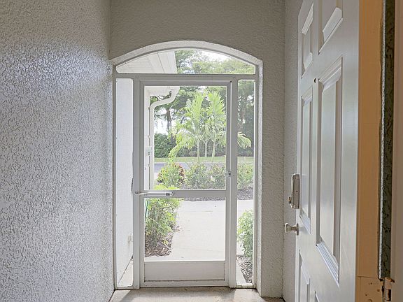 3rd image of 10143 Spyglass Hill Ln