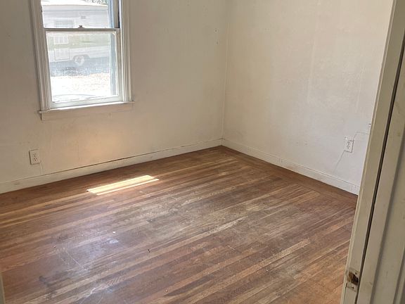 5th image of 3024 Clayton Rd