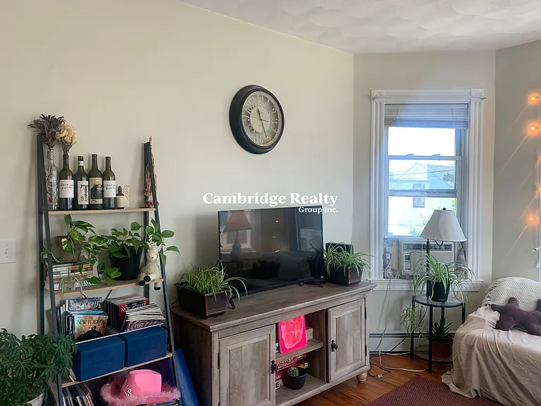 69 Newton St #2L — Photo 4
