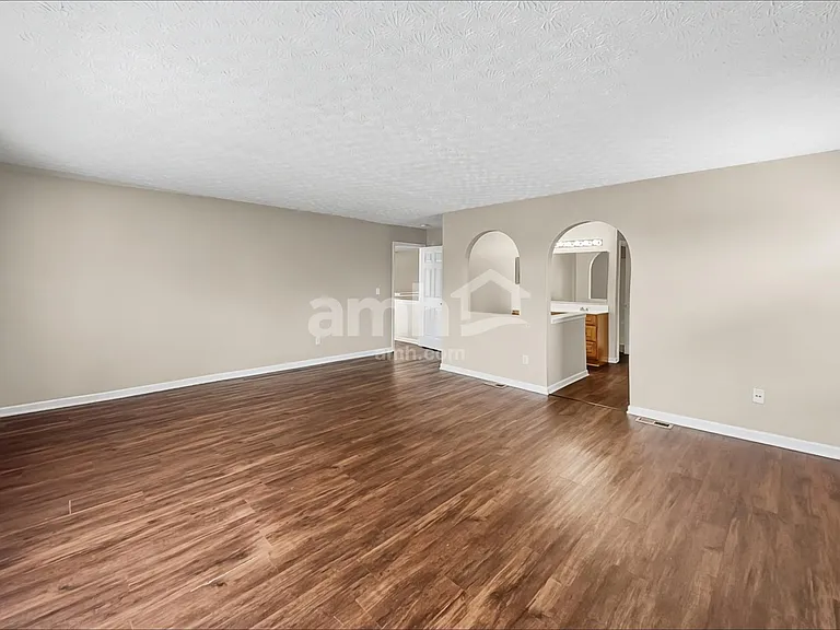 340 Evergreen Cir — Photo 12