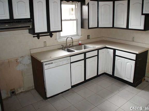 3rd image of 245 7th North St