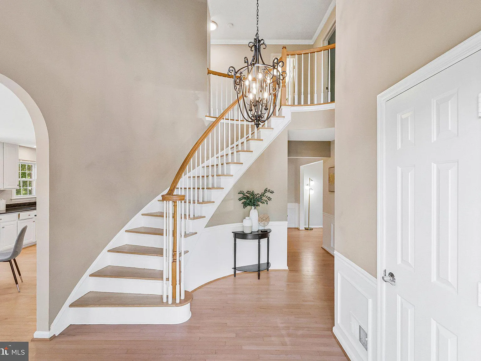 4 bed, 3.5 bath, 2752 sqft, $4,800 — Photo 4