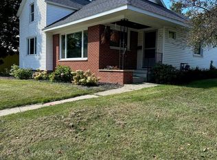 127 E Cherry St, Fremont, MI 49412