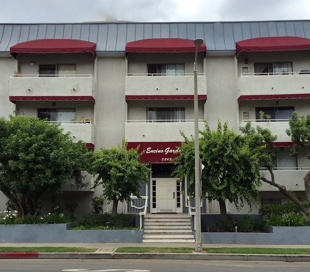 Fabulous Encino Location