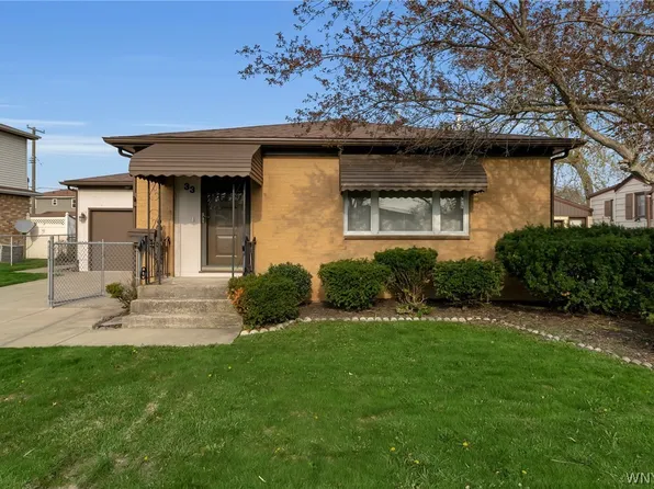 33 Marrano Dr, Depew, NY 14043