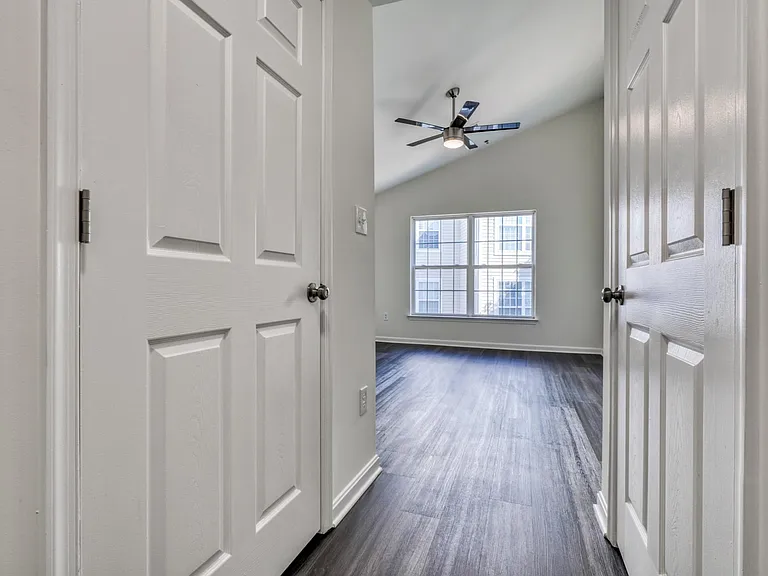 2501 Coleridge Dr #3D — Photo 5