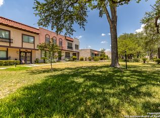 6746 Crown Rdg, San Antonio, TX 78239