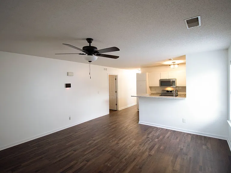 1214 Waverly Place Dr — Photo 2