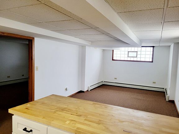 4th image of 6214 N Naper Ave #B