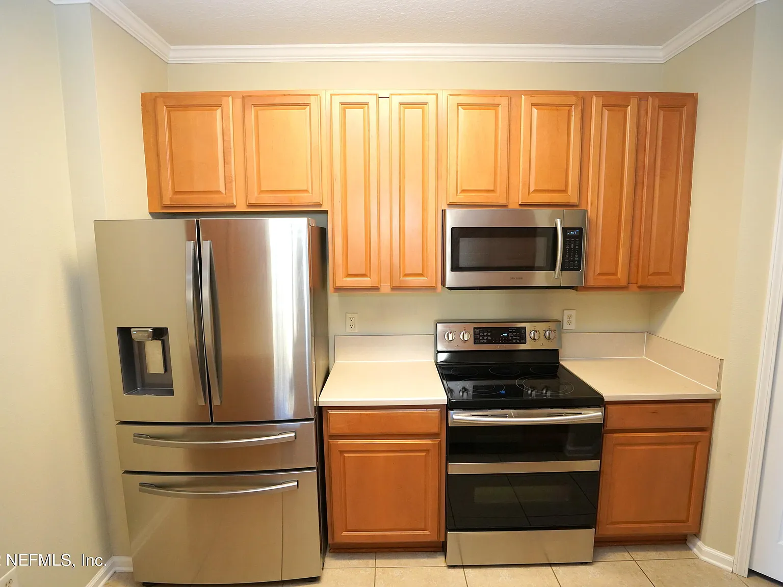 3 bed, 2.0 bath, 1447 sqft, $1,800 — Photo 4