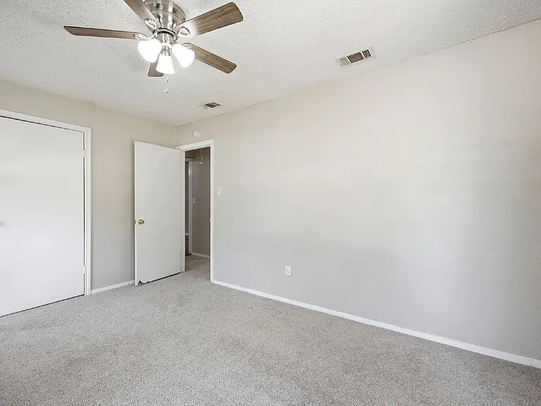 308 N Roe St #B — Photo 14