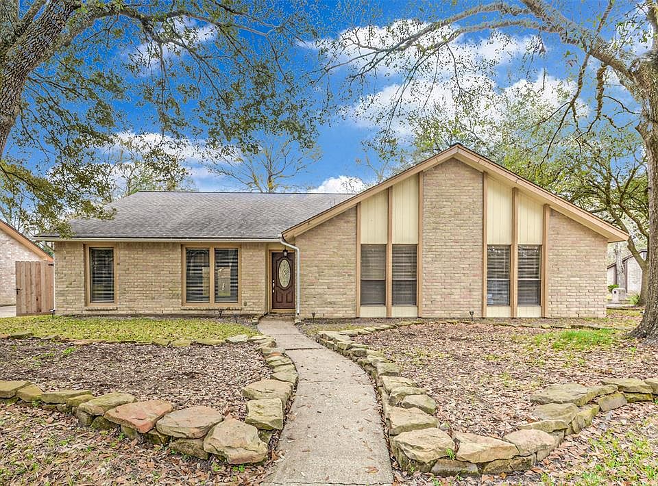 1st image of 4027 Pecan Knoll Dr