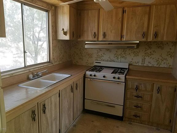 4th image of 3611 N Kansas Ave