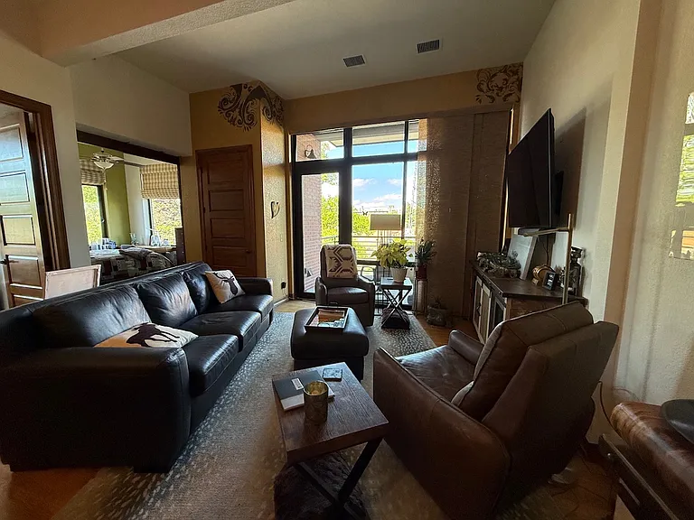 210 W Magnolia St #210 — Photo 14