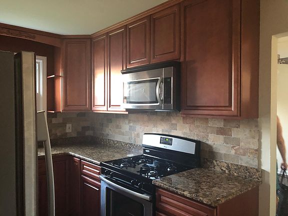 5th image of 275 Caswell Ave Fl 1ST