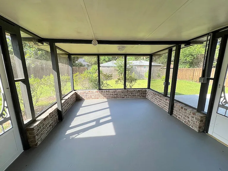 123 Davidson Ave — Photo 16
