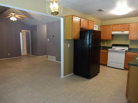 5th image of 2506 Schwertner Dr