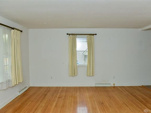 3rd image of 911 Catherine St