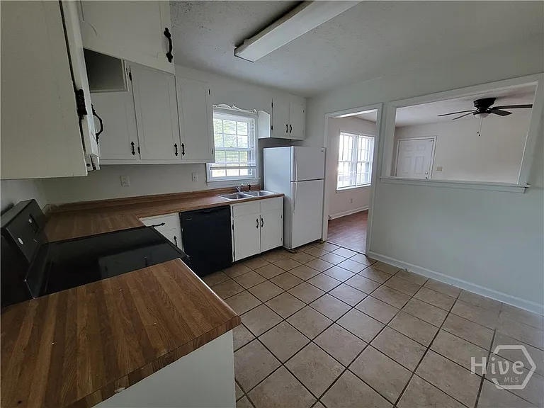 1260 Aiken Rd — Photo 3