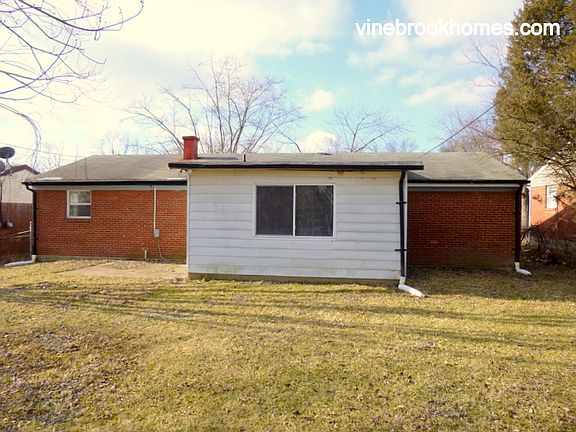 2nd image of 1912 Lotushill Dr