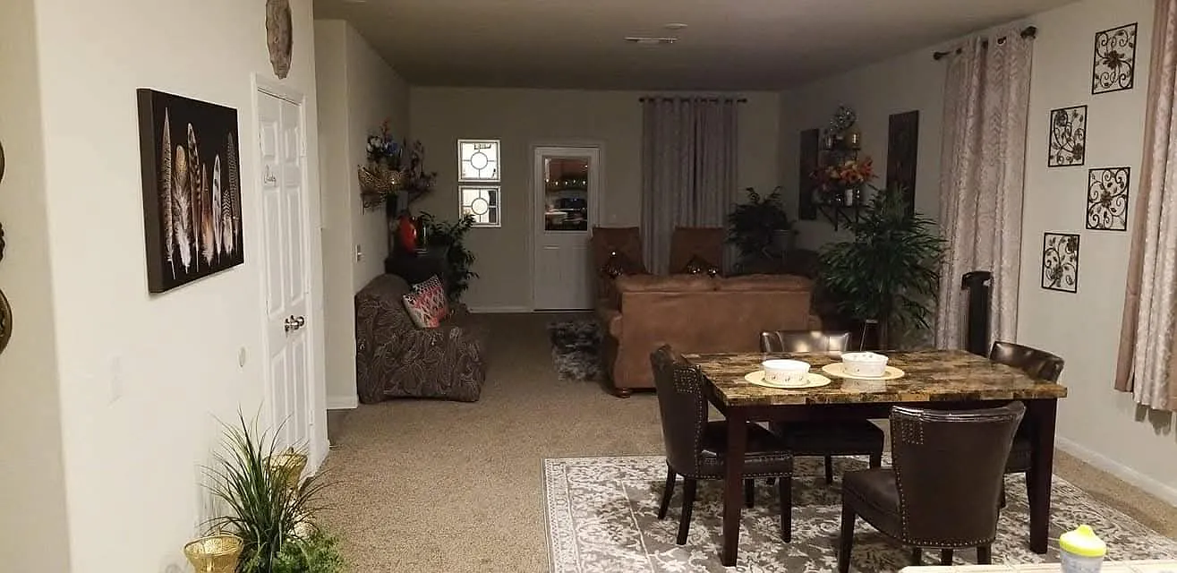 3 bed, 1650 sqft, $2,000 — Photo 2