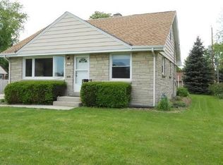 3617 S 51st St, Greenfield, WI 53220