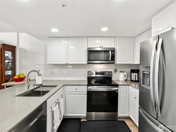 2805 NE 125th Street #304, Seattle, WA 98125
