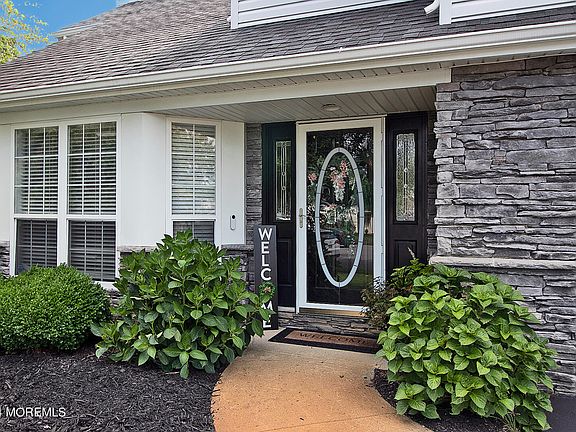 4th image of 142 Blue Sea Lane