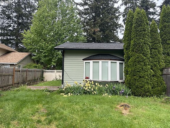 3rd image of 8212 NE 162nd Ave