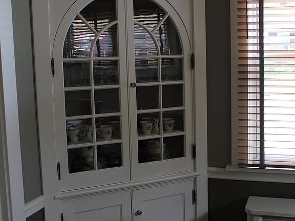 Built-Ins in Dining Room