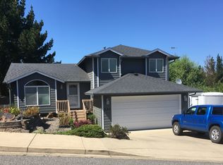 220 NE Rose Ridge Dr, Winston, OR 97496