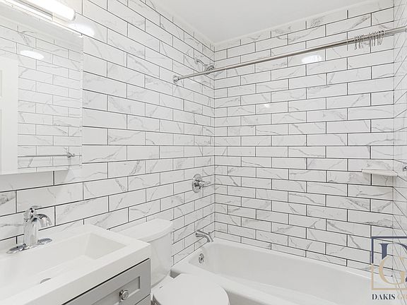 5th image of 75-09 Astoria Blvd N #Z5