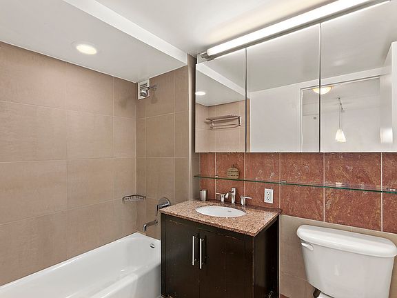 4th image of 555 W 23rd St APT S3n